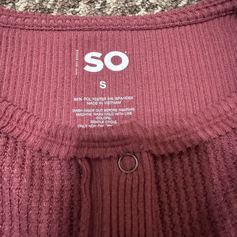 SO Maroon Ribbed Knit Top - Picture 3 of 4